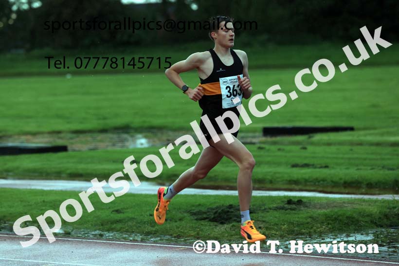 3000 metres, NEGP 2, Monkton Stadium.  Photo: David T. Hewitson/Sports for All Pics